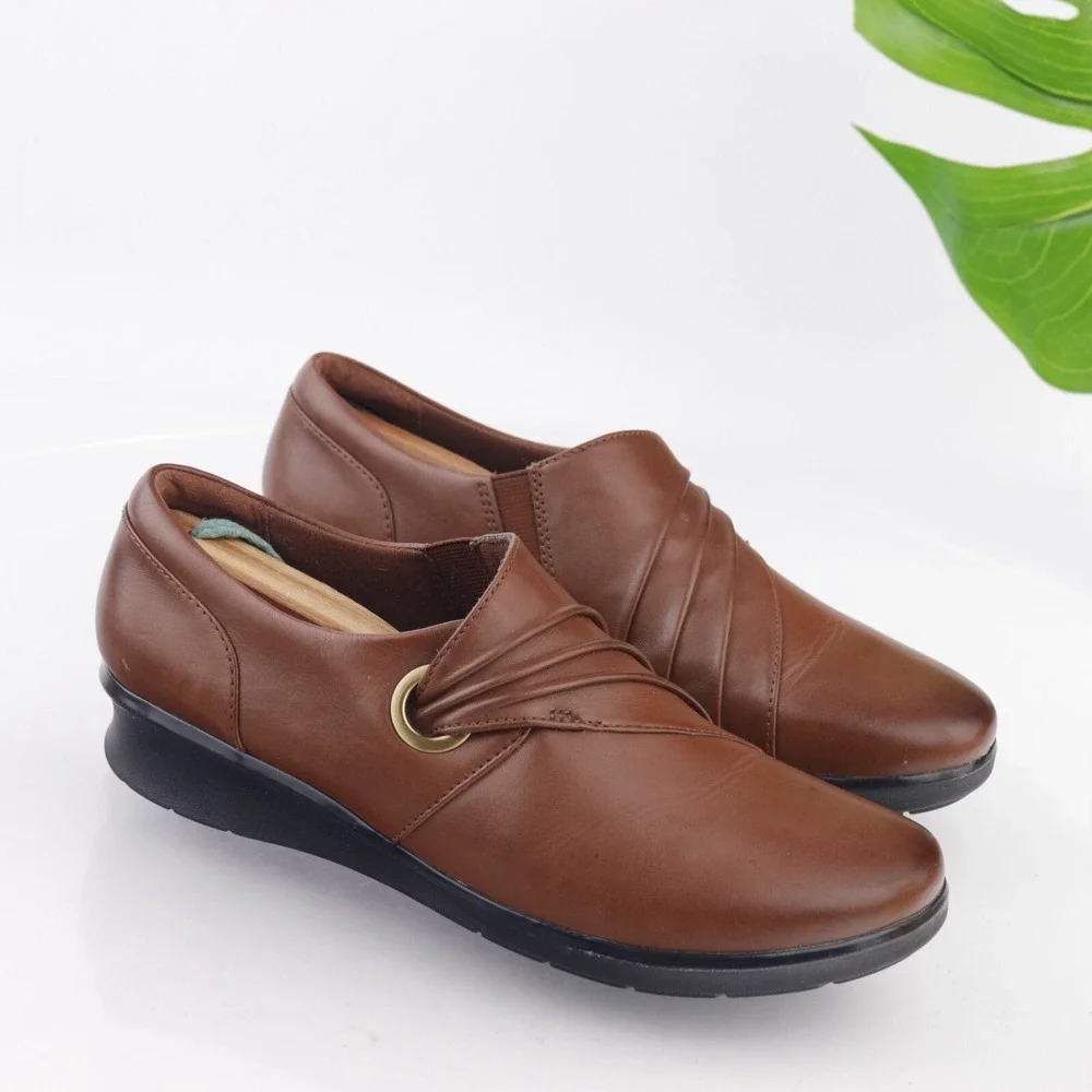 Clarks Womens Hope Shine Loafers Size 8 Brown Leather Flat Slip On Comfort Shoes